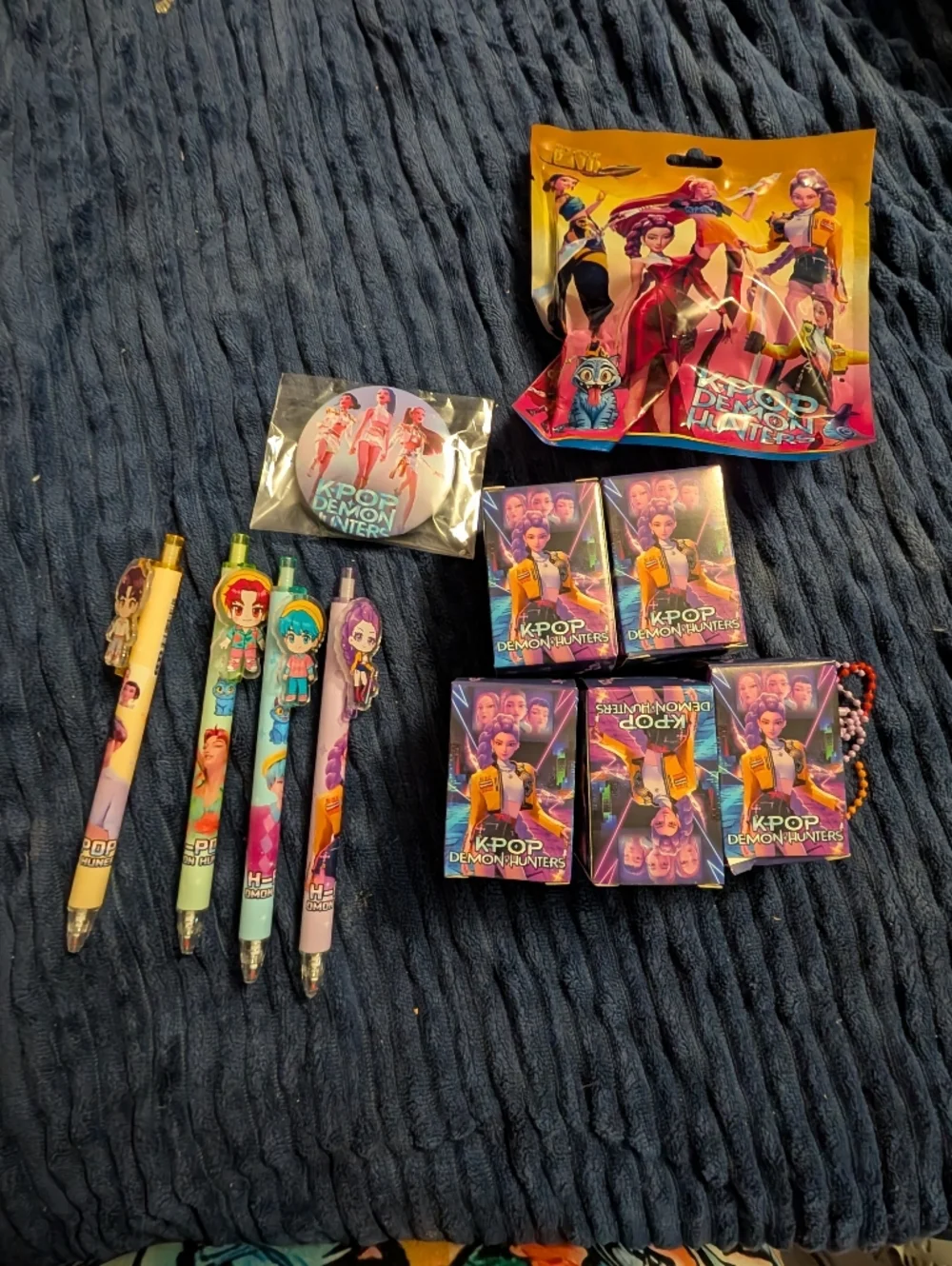 New K-pop Demon Hunters Bundle Pens and Keychain Mystery Bags